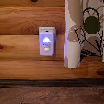 Ультразвуковой отпугиватель вредителей S 60м², 220В, с LED-индикатором REXANT