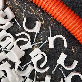 Крепеж кабеля круглый 16мм, белый (50 шт/уп) REXANT