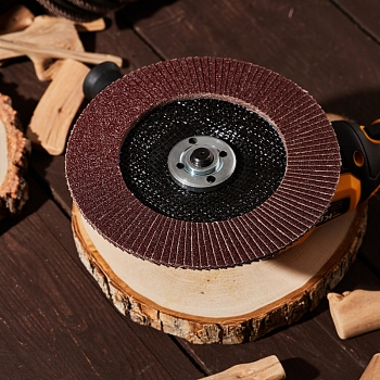 Круг лепестковый торцевой, P80, 180х22,2мм KRANZ