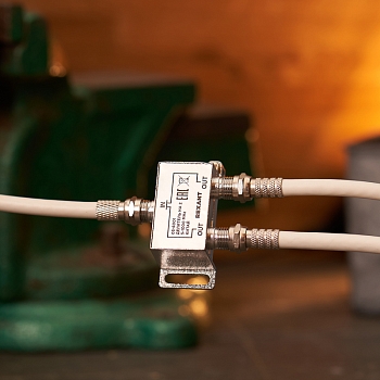 Делитель ТВх2 под F-разъем, 5-1000МГц REXANT