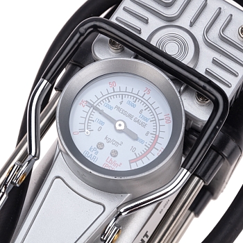 Компрессор автомобильный усиленный двухпоршневой в кейсе с набором инструментов (60л/мин, 10 АТМ) REXANT