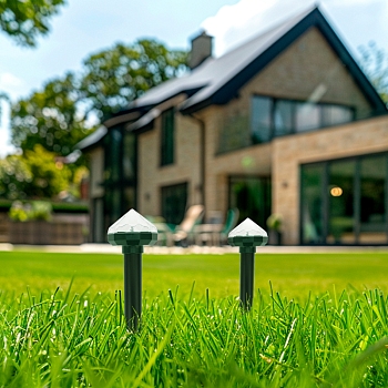 Набор отпугивателей кротов с садовым фонариком (R 20м х2) кристалл REXANT