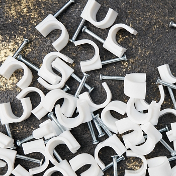 Крепеж кабеля круглый 10мм, белый (50 шт/уп) REXANT