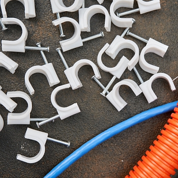 Крепеж кабеля круглый 14мм, белый (50 шт/уп) REXANT