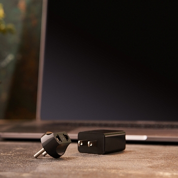 Адаптер сетевой (переходник) с Евро А/F на вилку С1 CEE 7/2 «Питер» 6А б/з черный PROconnect (пакет БОПП 1 шт/уп.)