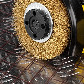 Щетка дисковая для УШМ, витая латунированная проволока, 100мм, отв. 22,23мм KRANZ