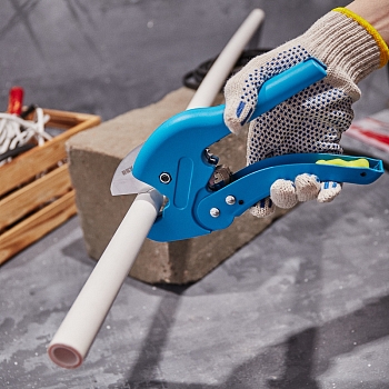 Труборез для пластиковых труб 42 мм REXANT RSA-SK5