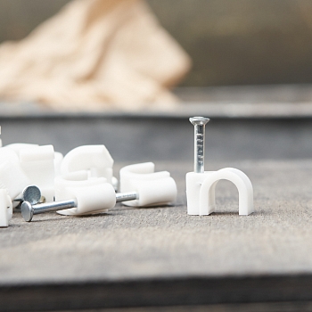 Крепеж кабеля круглый 6мм, белый (50 шт/уп) REXANT