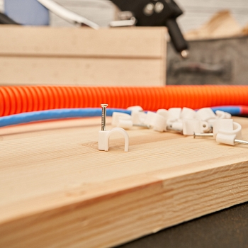 Крепеж кабеля круглый 9мм, белый (20 шт/уп) REXANT