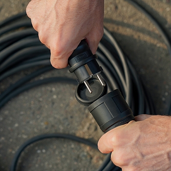 Удлинитель-шнур КГ 3х1,5, 20м, морозостойкий, с/з, 16А, 3500Вт, IP44 (Сделано в России) REXANT