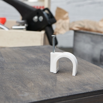 Крепеж кабеля круглый 20мм, белый (50 шт/уп) REXANT