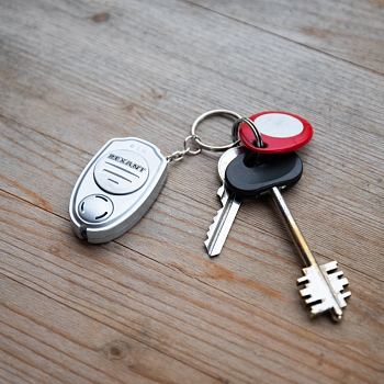 Брелок отпугиватель комаров ультразвуковой, R 3м REXANT