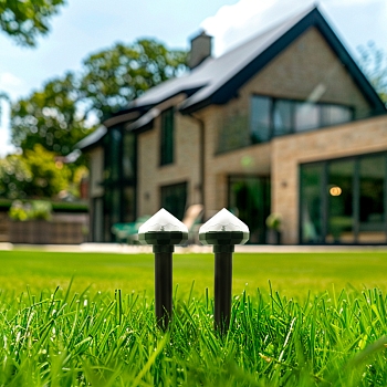 Набор отпугивателей кротов с садовым фонариком (R 20м х2) кристалл REXANT