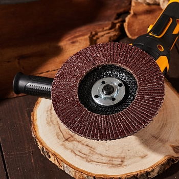 Круг лепестковый торцевой, P40, 150х22,2мм KRANZ