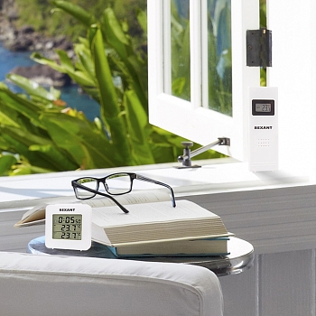 Термометр электронный с часами и беспроводным выносным датчиком REXANT