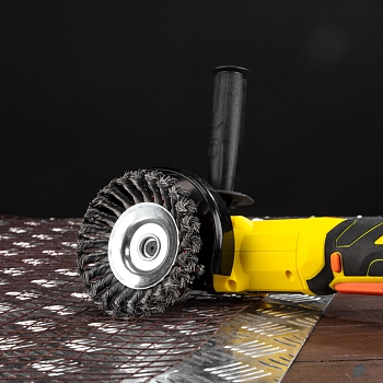 Щетка коническая для УШМ, крученая стальная проволока, 125мм, М14 KRANZ