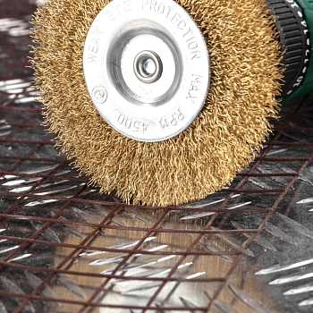 Щетка дисковая для дрели, витая латунированная проволока, 100мм KRANZ