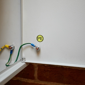 Наклейка знак электробезопасности «PE»,  диаметр 20мм (20 шт. на листе) REXANT