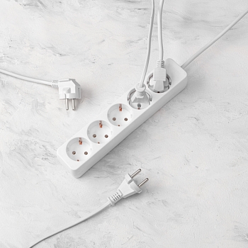 Удлинитель 5 гнезд, 5м, 3х0,75мм², с/з, белый PROconnect