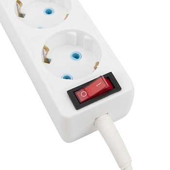 Удлинитель 3 гнезда, 1,5м, 3х0,75мм², с/з, с кнопкой, белый PROconnect
